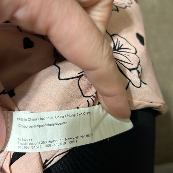 ELOQUII PINK & BLACK PRINT BUTTON DOWN BLOUSE WITH BOW (22) - Picture 6 of 6